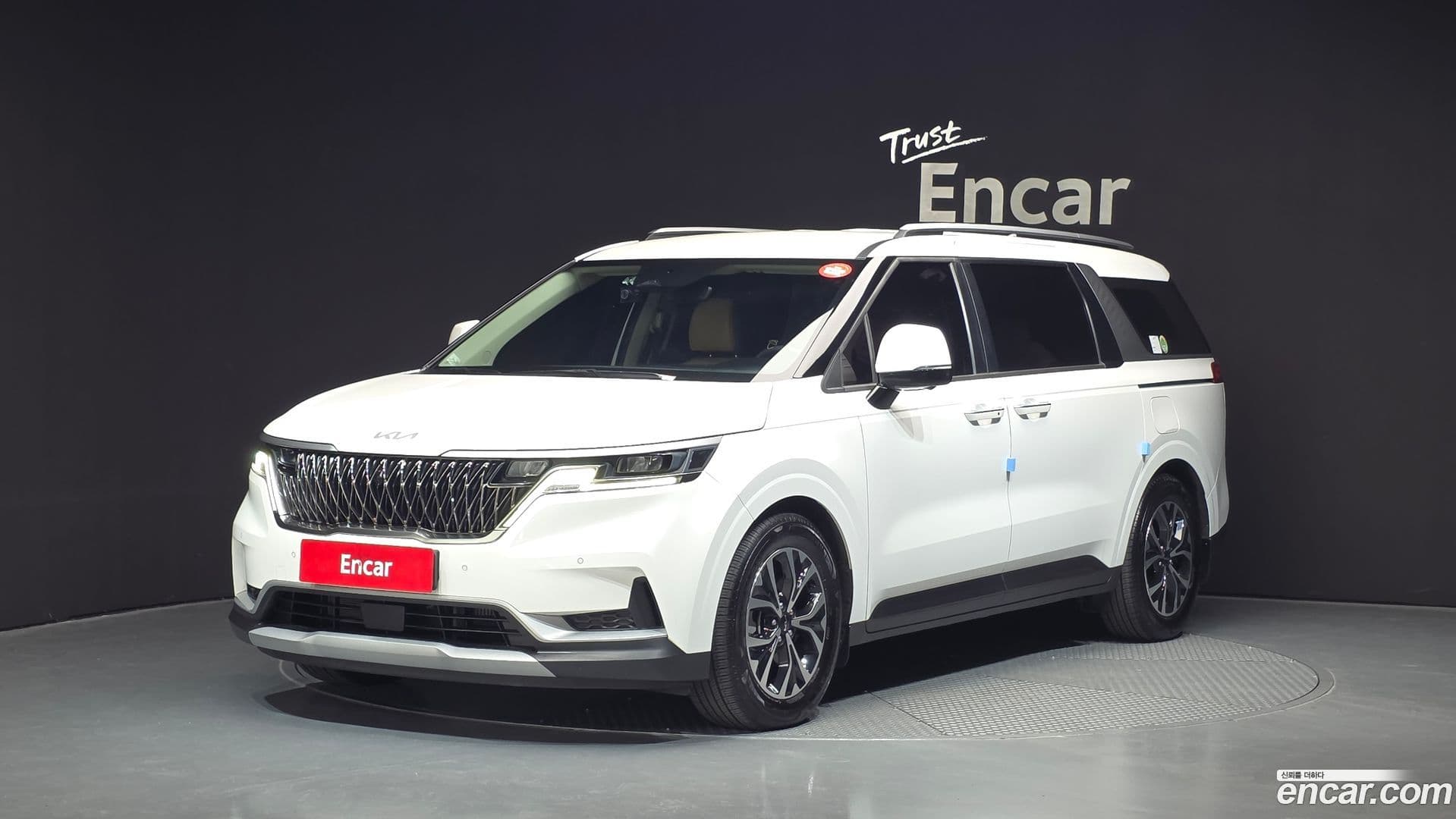 Main__Slider__Photo:Canival Kia 2023.0-0