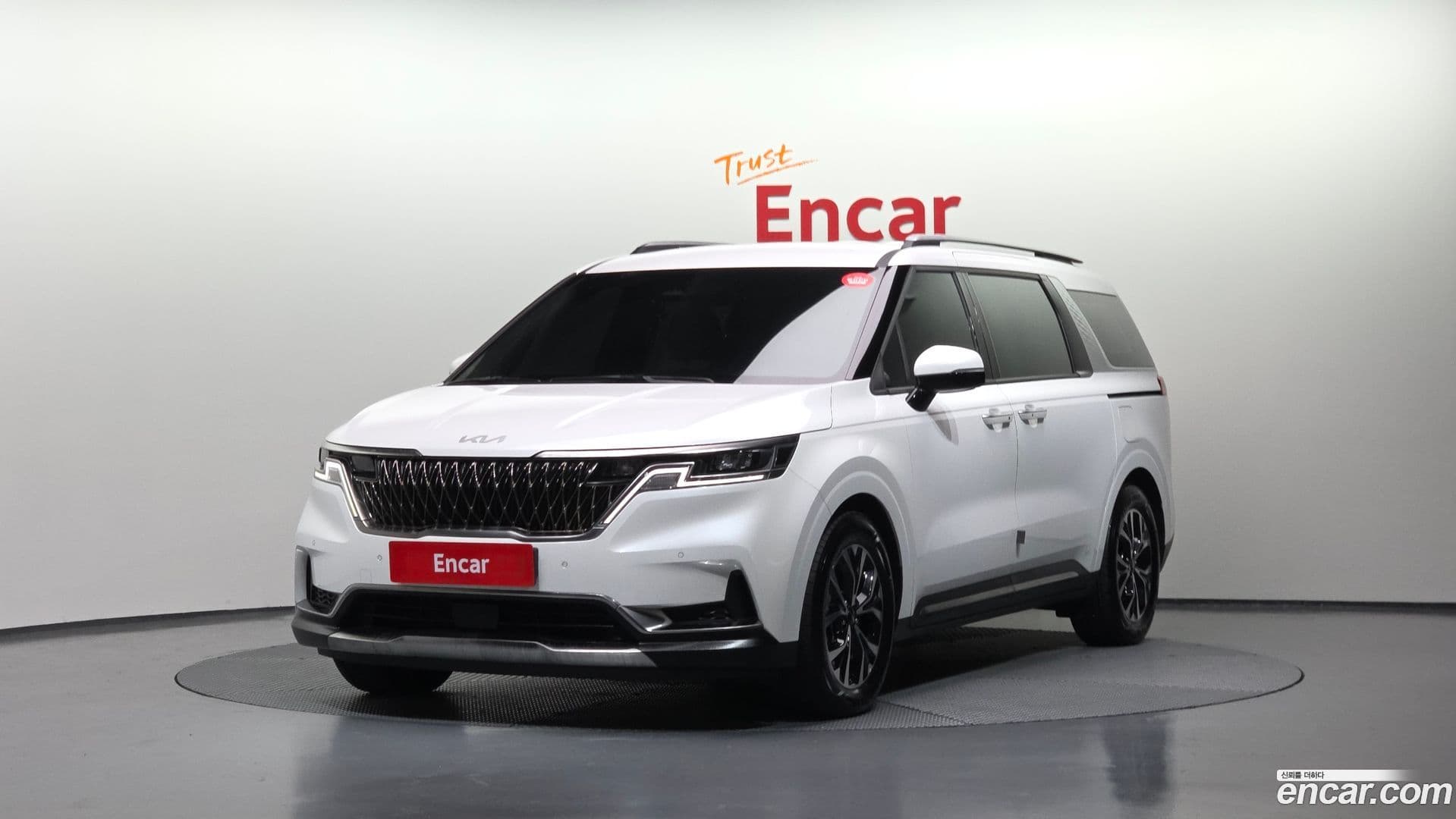 Main__Slider__Photo:Canival Kia 2023.2-0