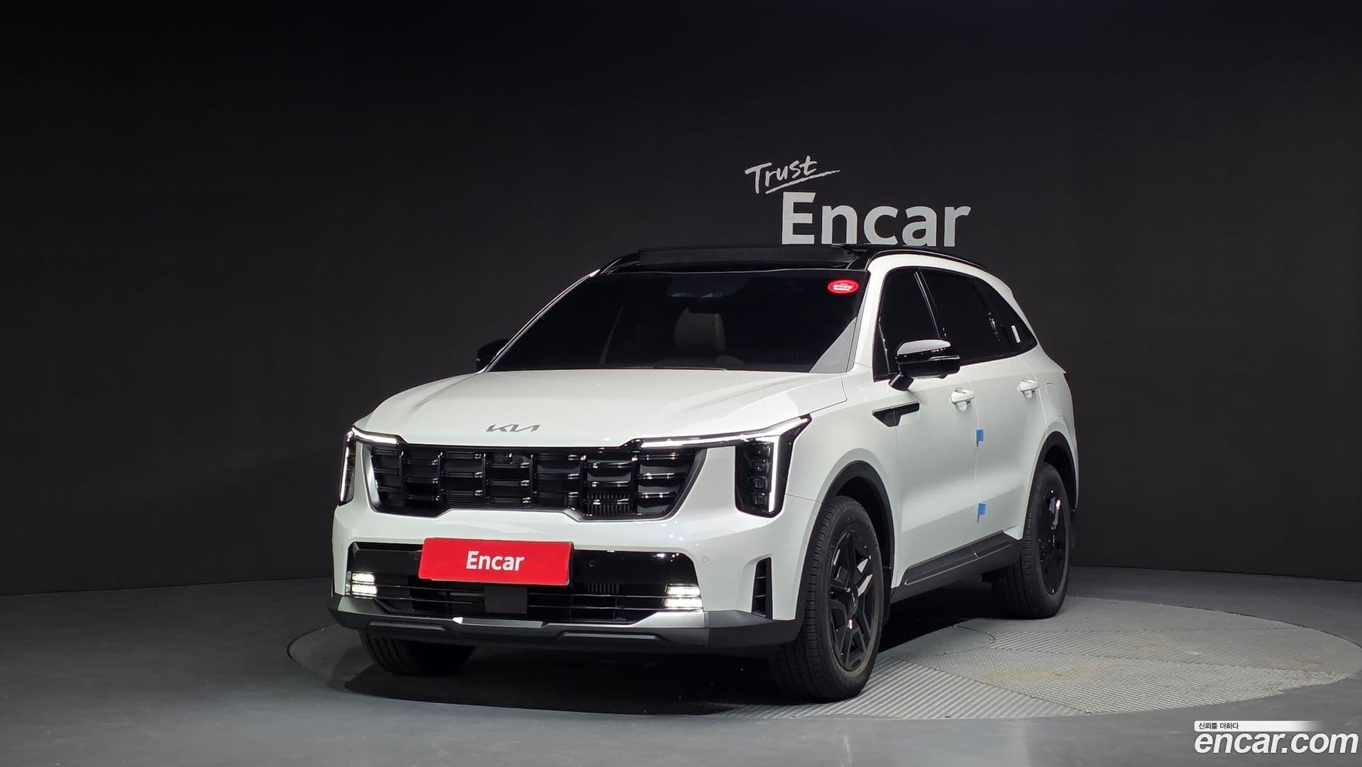 Main__Slider__Photo:Sorento Kia 2023.8-0