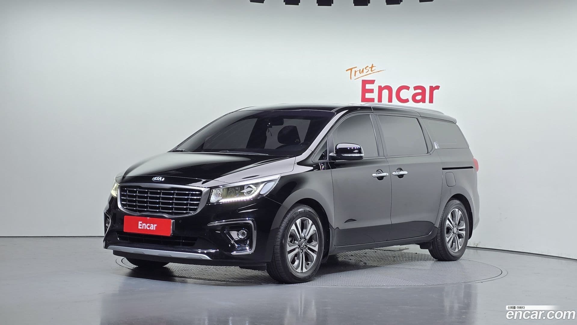 Main__Slider__Photo:Canival Kia 2018.8-0