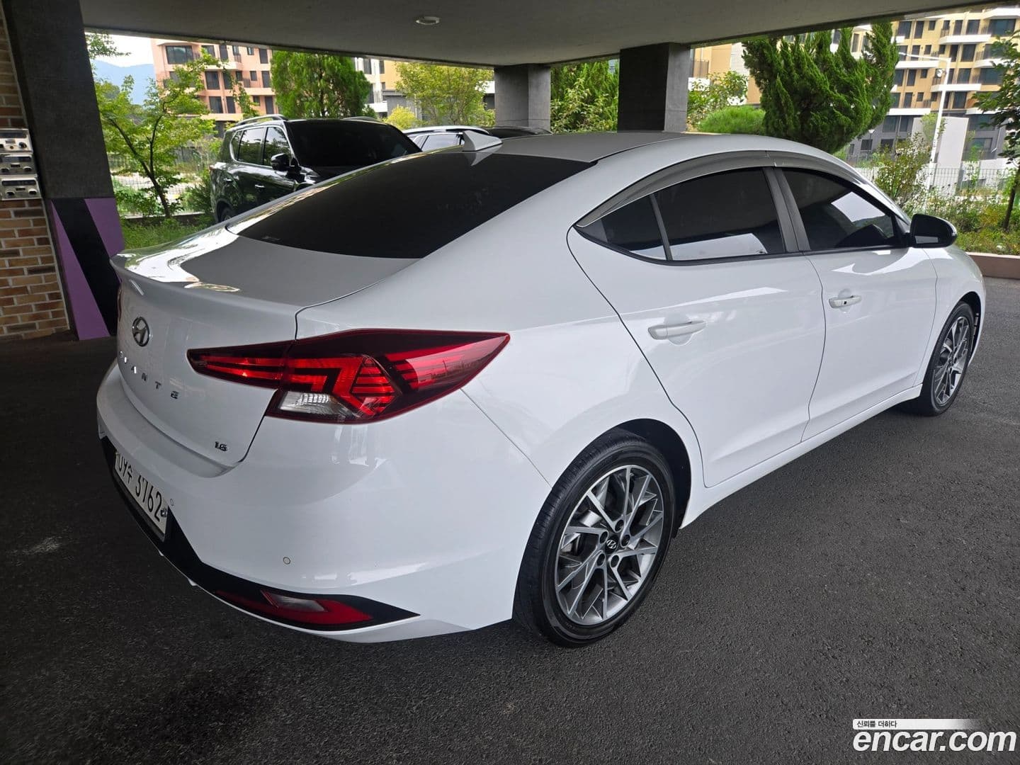 Main__Slider__Photo:AVANTE Hyundai 2019.4-0