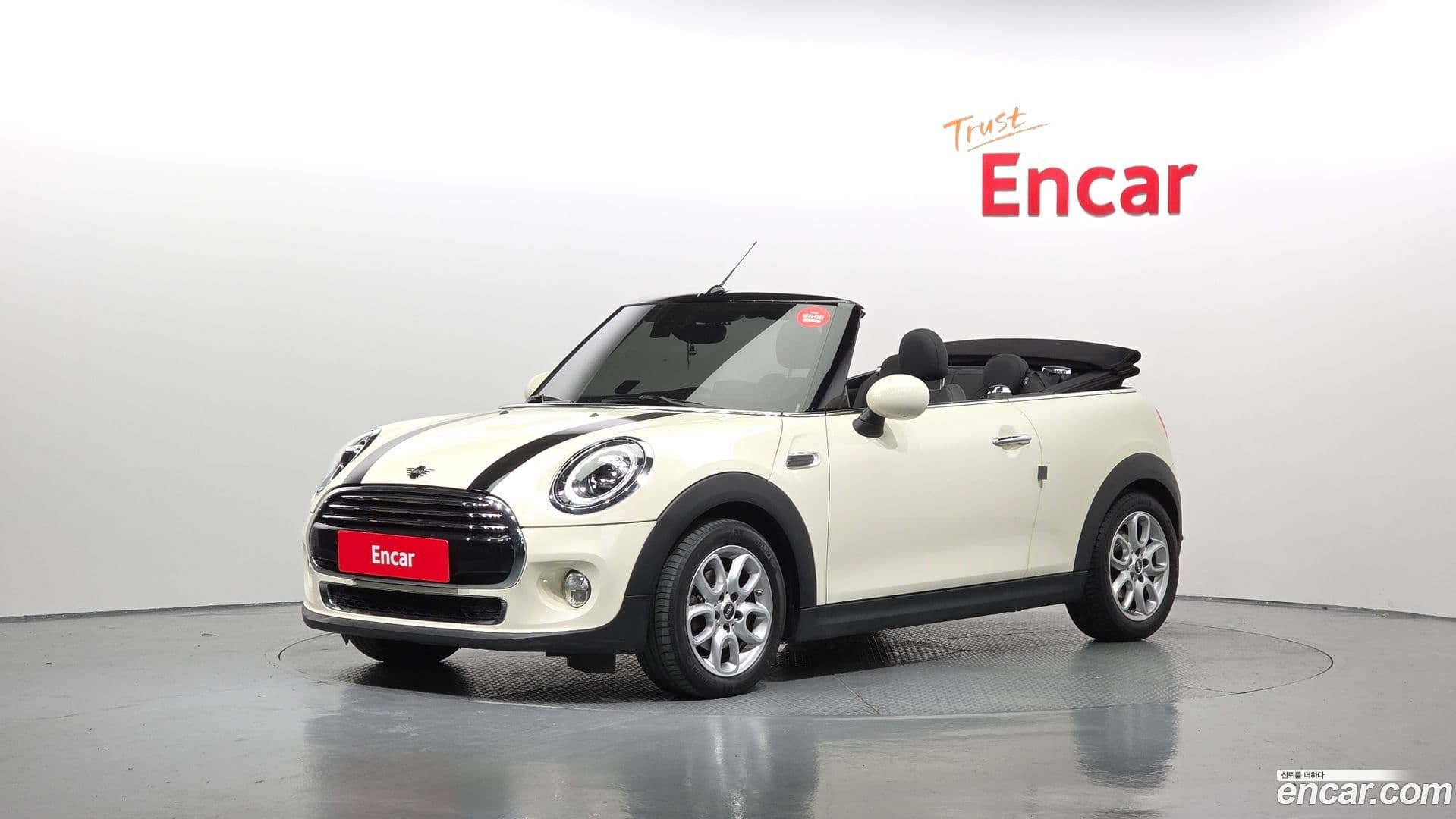 Main__Slider__Photo:Cooper Convertible Mini 2019.9-0