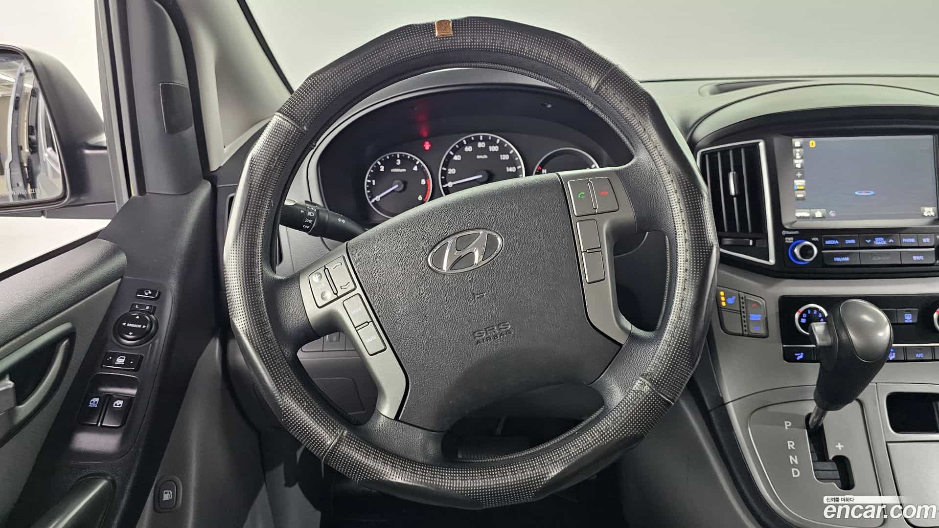 Starex Hyundai 2017.10-INNER-010