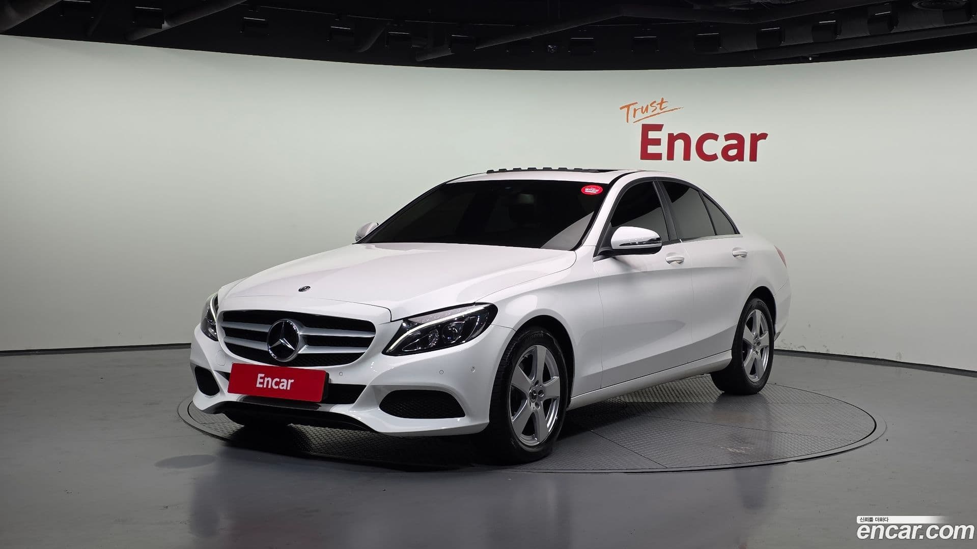 Main__Slider__Photo:C-Class Mercedes-Benz 2017.8-0