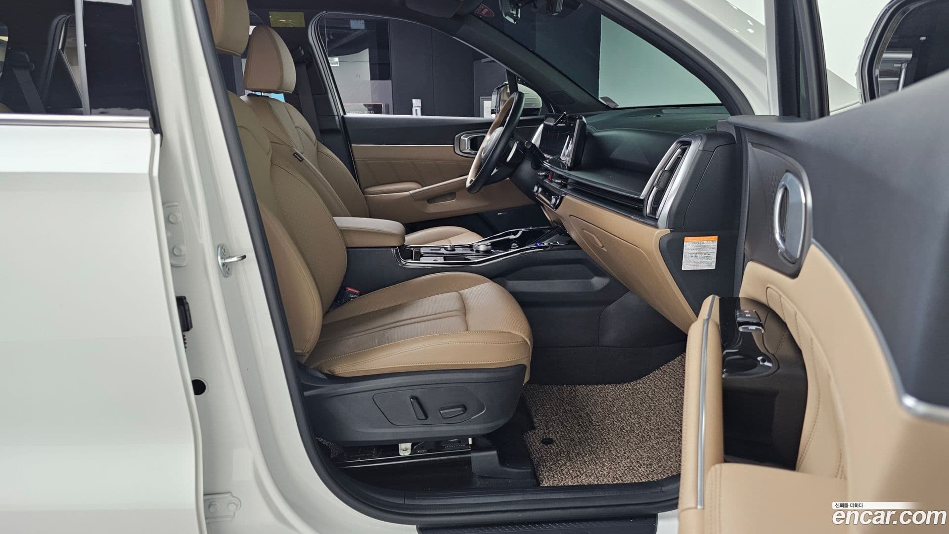 Main__Slider__Photo:Sorento Kia 2024.1-10