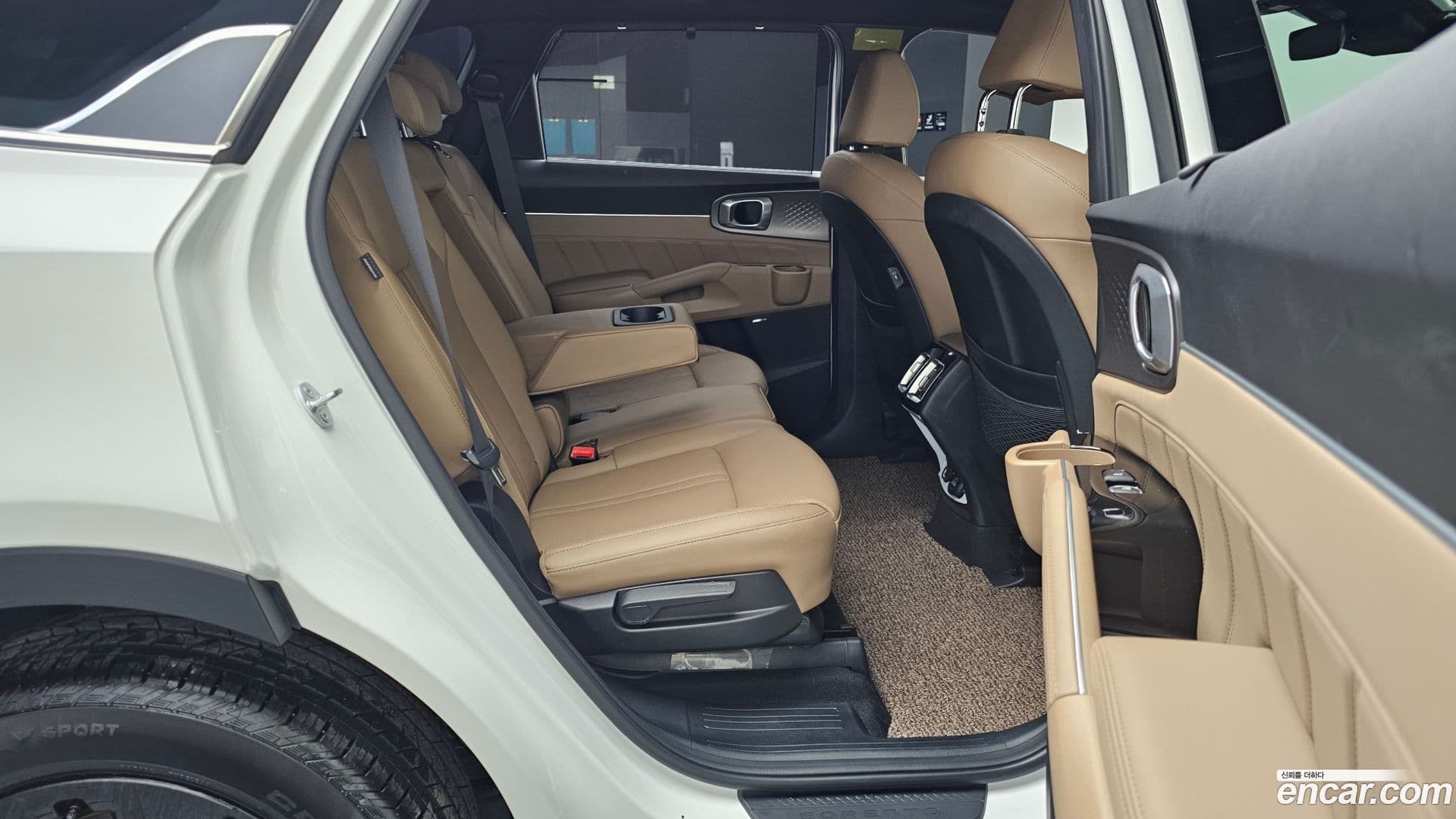 Main__Slider__Photo:Sorento Kia 2024.1-11