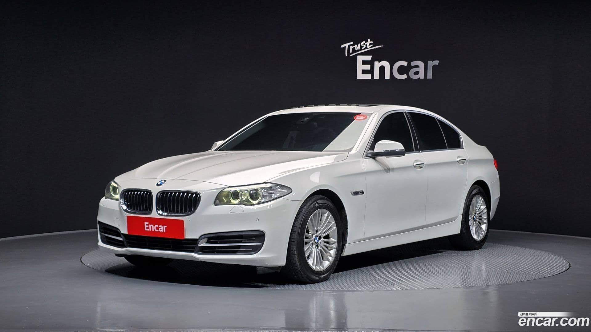 Main__Slider__Photo:5-Series BMW 2014.3-0