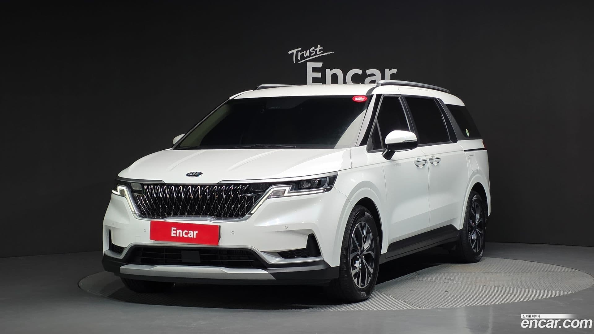 Main__Slider__Photo:Canival Kia 2020.8-0