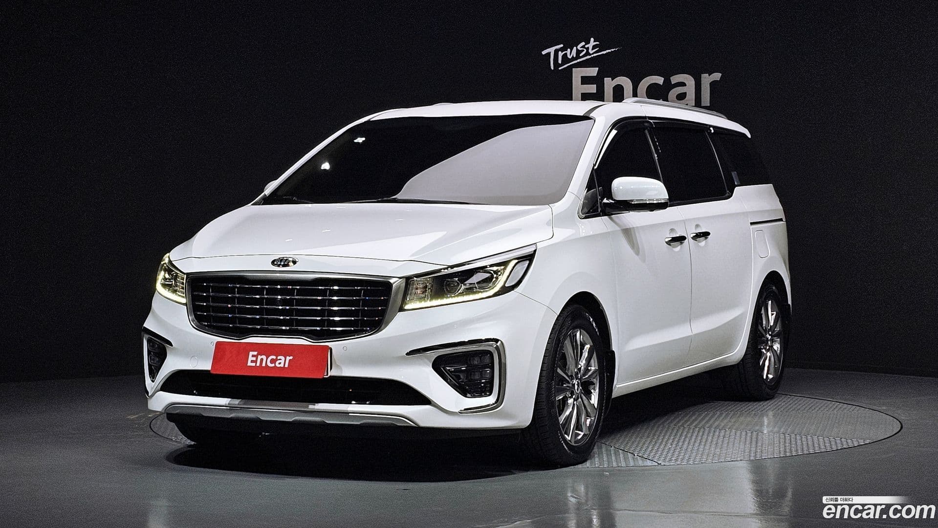 Main__Slider__Photo:Canival Kia 2019.2-0