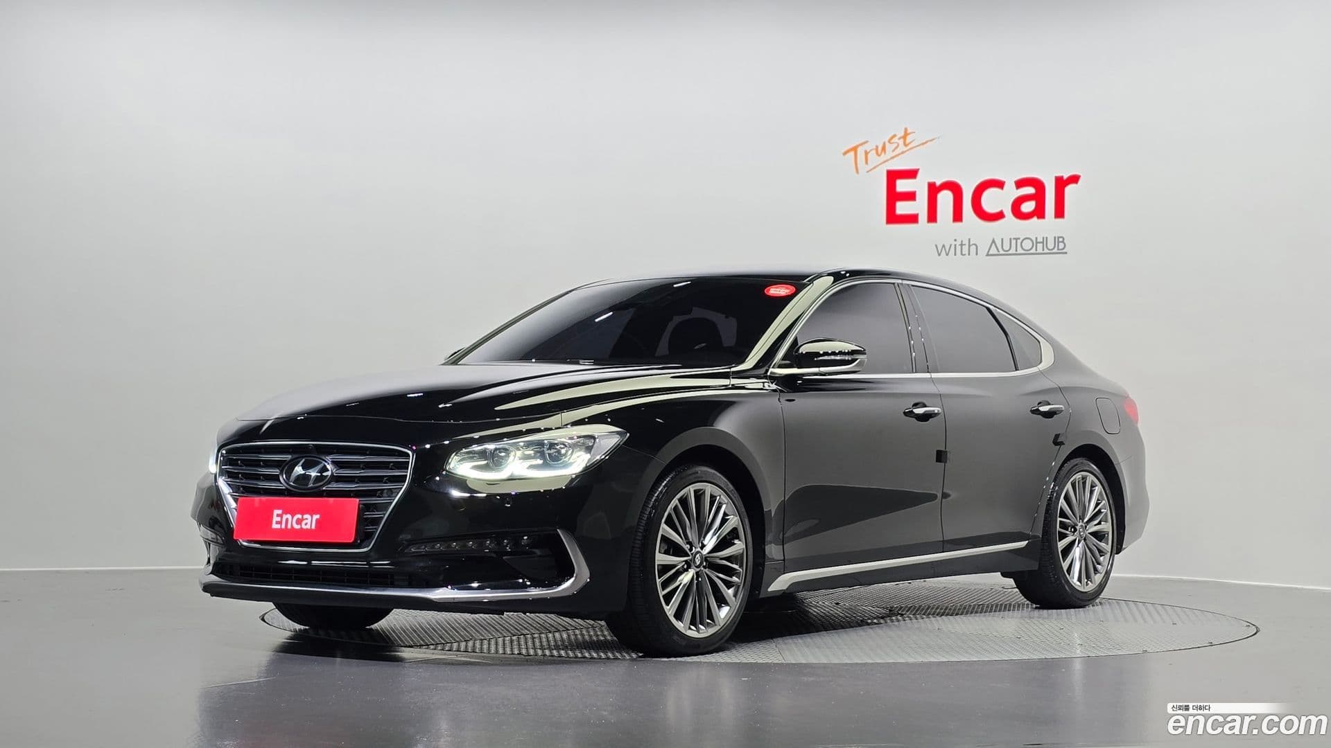 Main__Slider__Photo:Grandeur Hyundai 2019.3-0