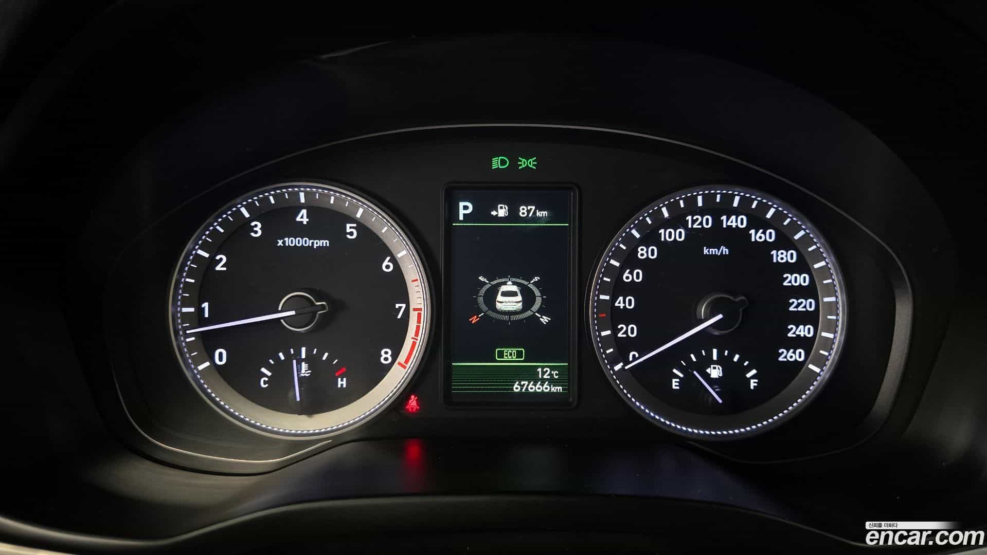 Grandeur Hyundai 2016.11-INNER-008