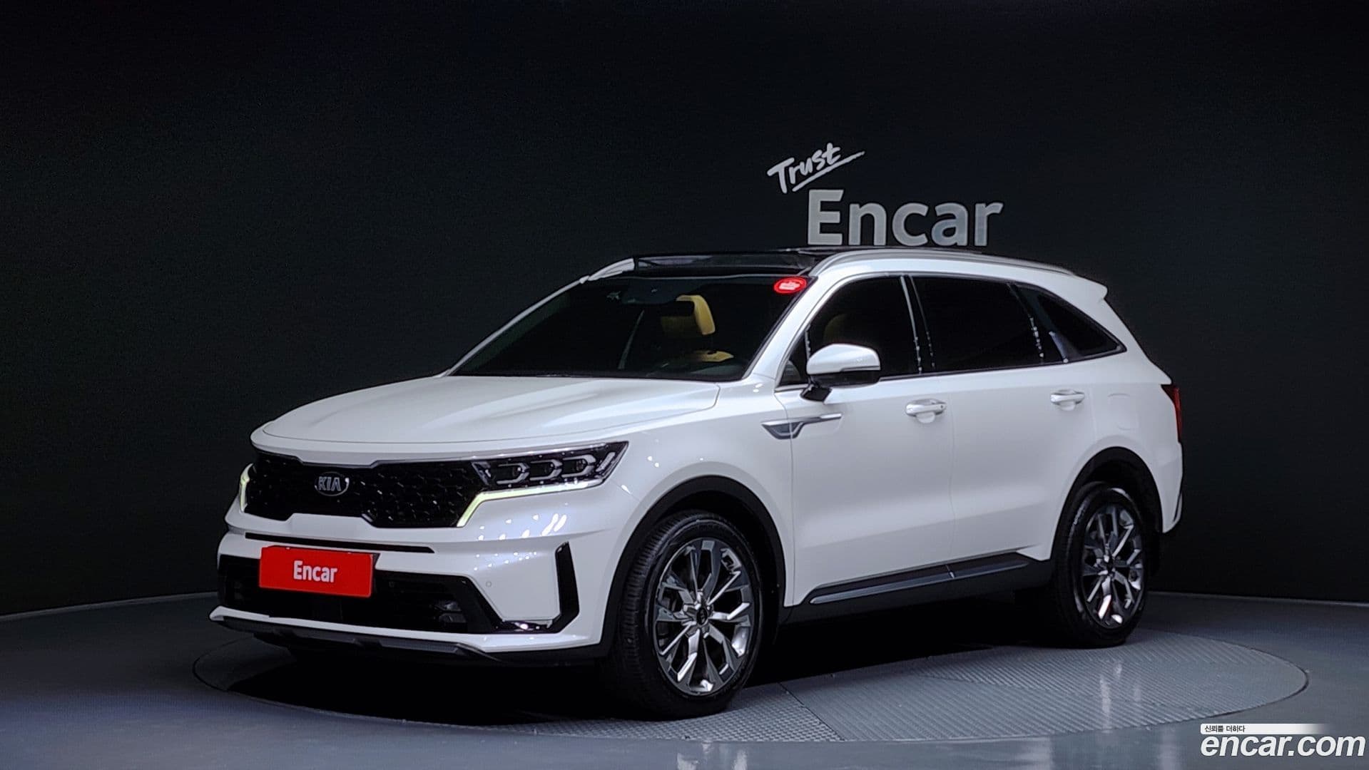 Main__Slider__Photo:Sorento Kia 2020.9-0