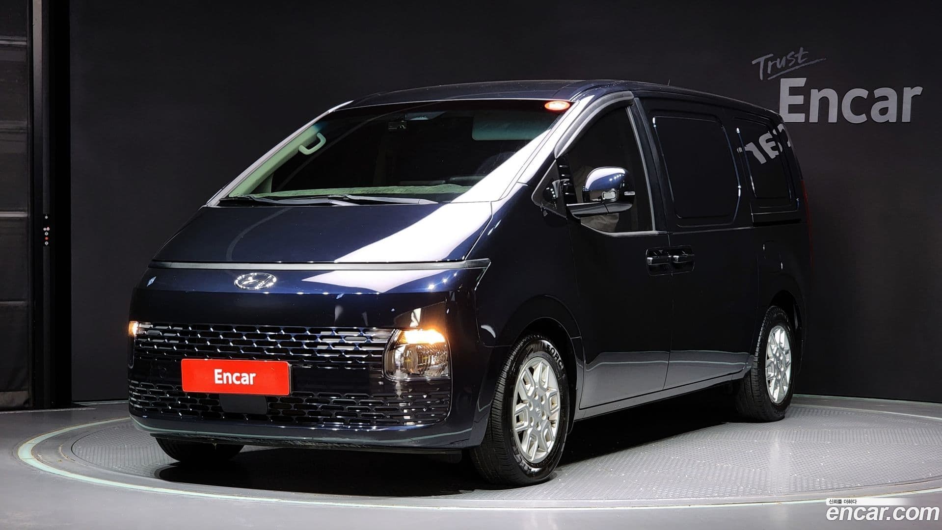 Main__Slider__Photo:Staria Hyundai 2022.7-0