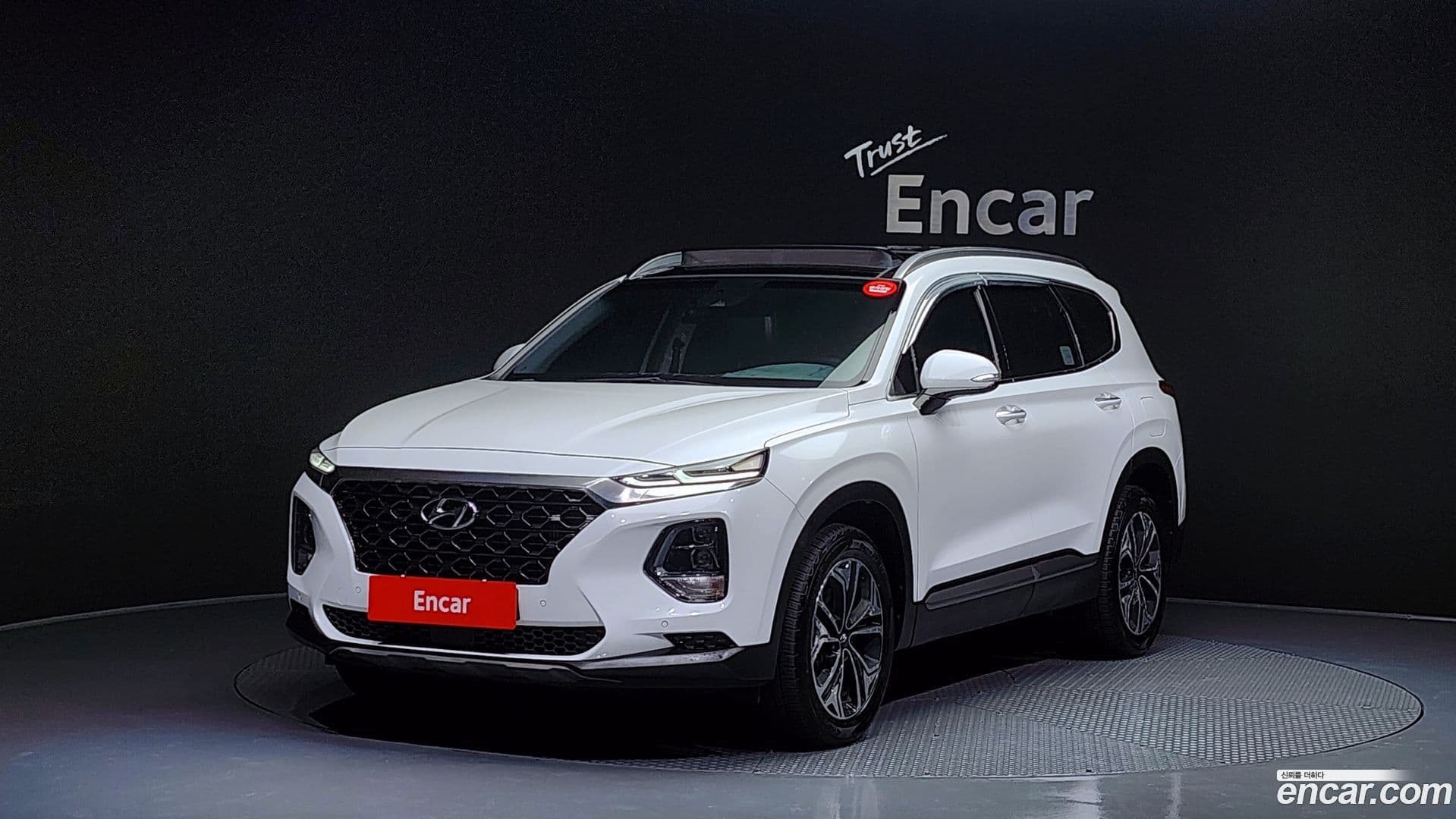 Main__Slider__Photo:Santafe Hyundai 2018.5-0