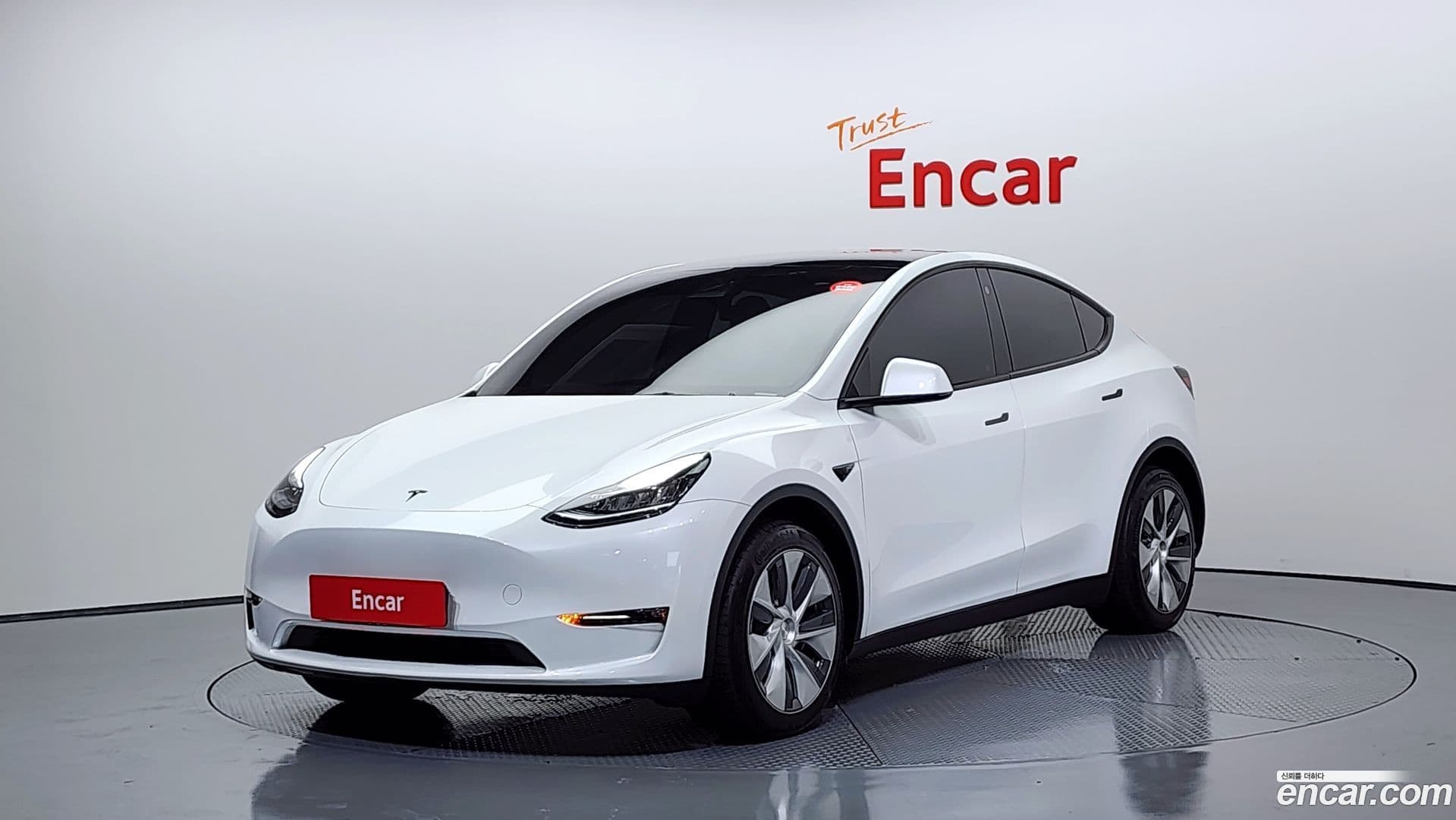 Main__Slider__Photo:Model Y Tesla 2022.10-0