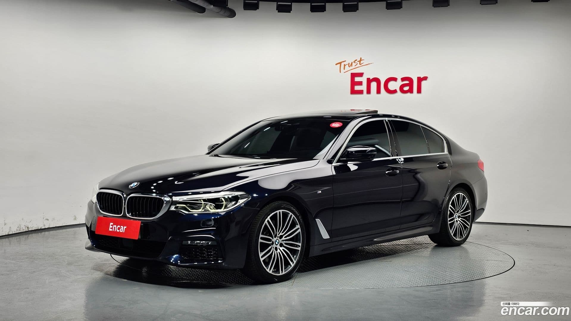 Main__Slider__Photo:5-Series BMW 2019.7-0