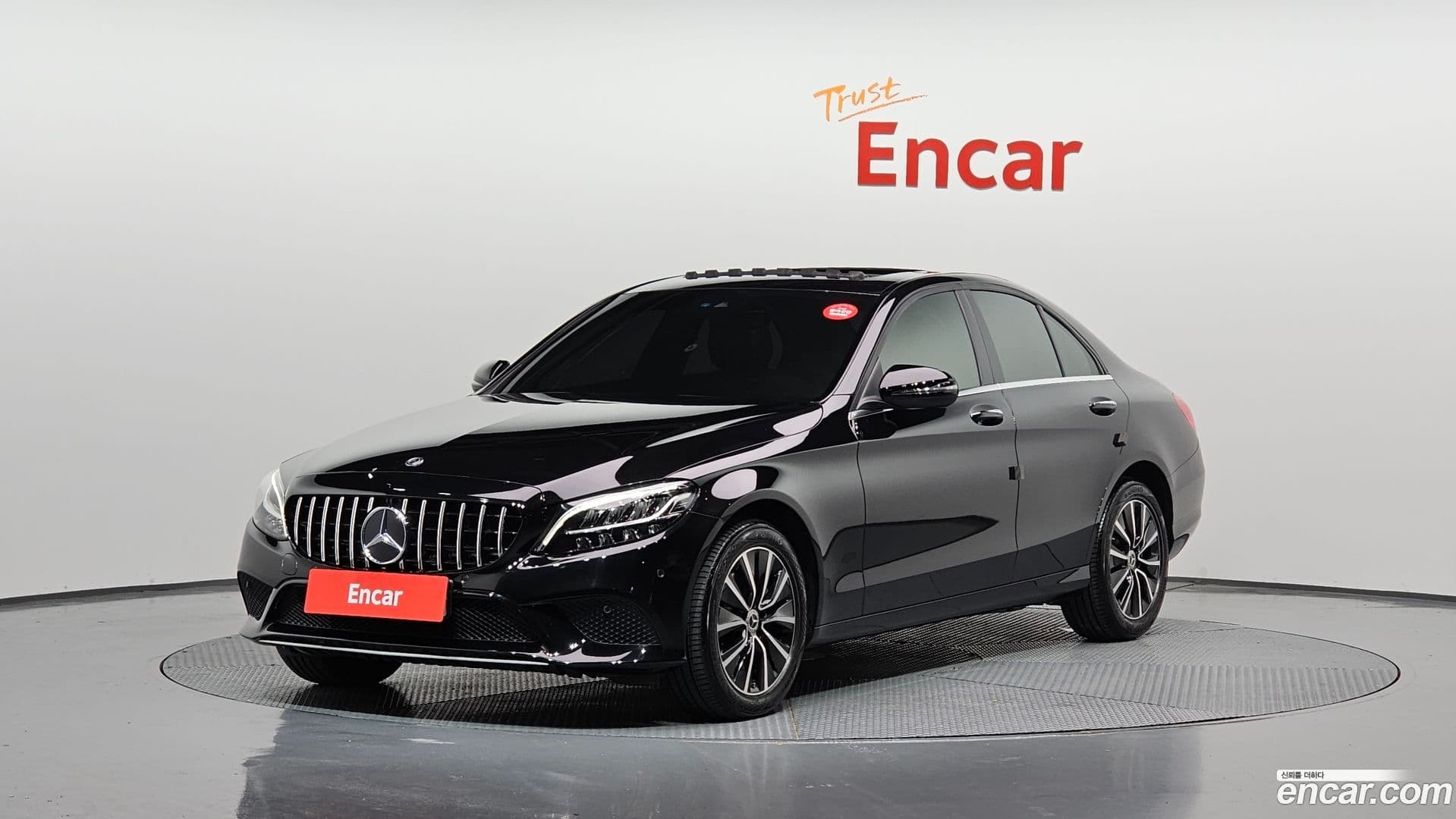 Main__Slider__Photo:C-Class Mercedes-Benz 2020.6-0