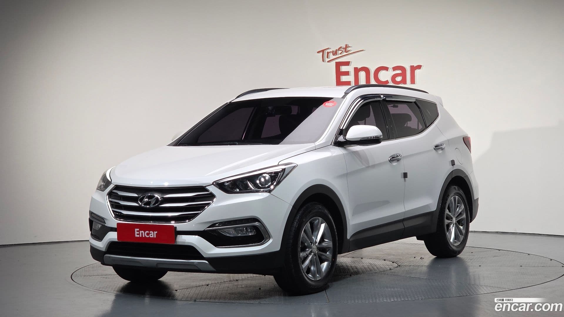 Main__Slider__Photo:Santafe Hyundai 2016.8-0