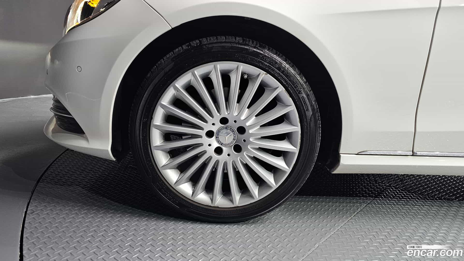 E-Class Mercedes-Benz 2016.0-OUTER-005