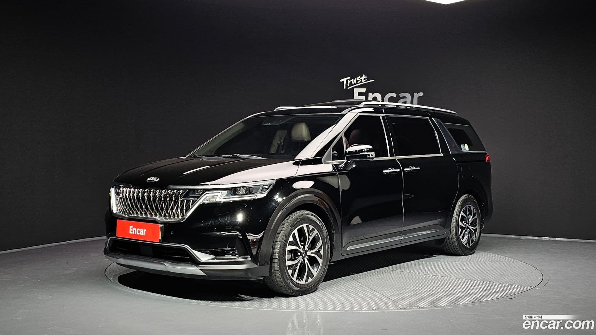 Main__Slider__Photo:Canival Kia 2020.9-0