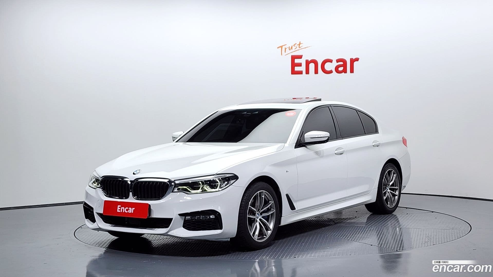 Main__Slider__Photo:5-Series BMW 2017.5-0
