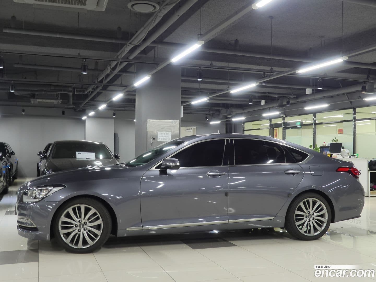 Main__Slider__Photo:Genesis Hyundai 2015.8-0