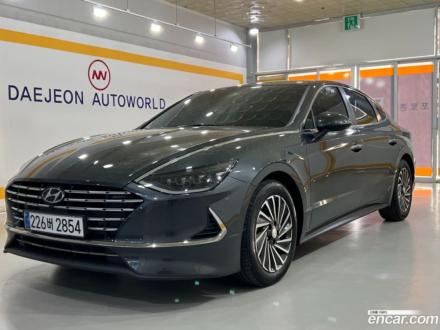Main__Slider__Photo:Sonata Hyundai 2023.4-0