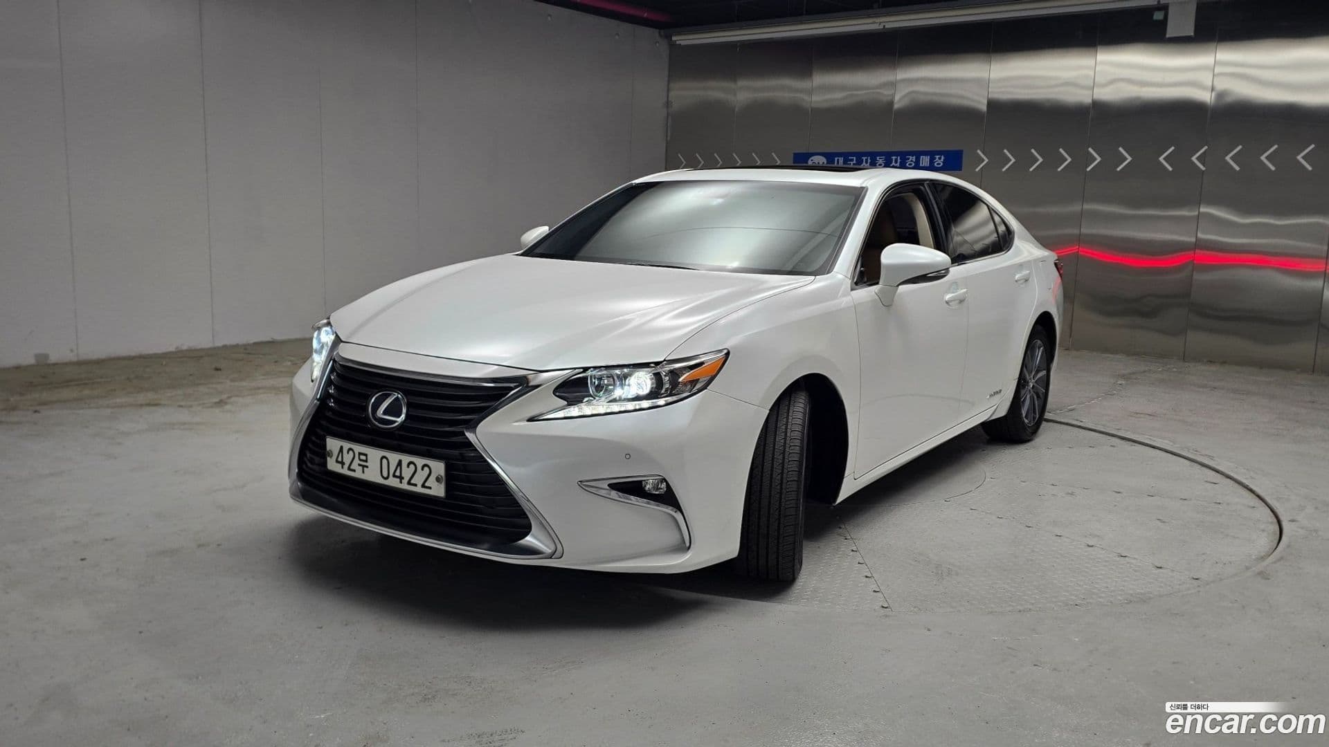 Main__Slider__Photo:ES Lexus 2016.4-0