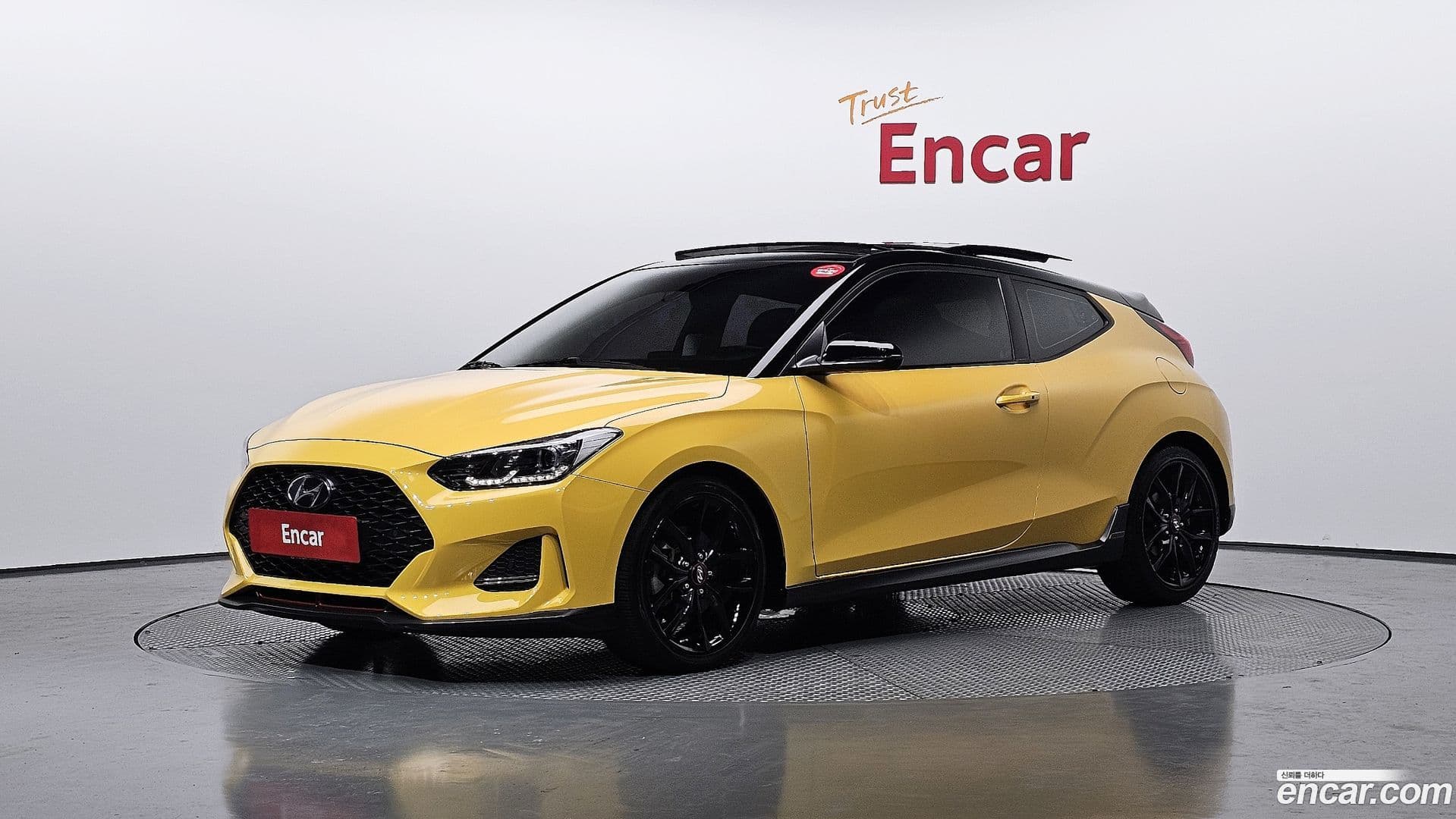 Main__Slider__Photo:Veloster Hyundai 2018.4-0