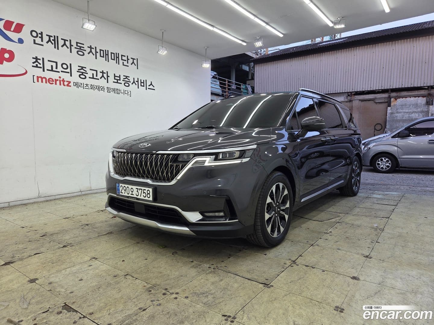 Main__Slider__Photo:Canival Kia 2020.10-0