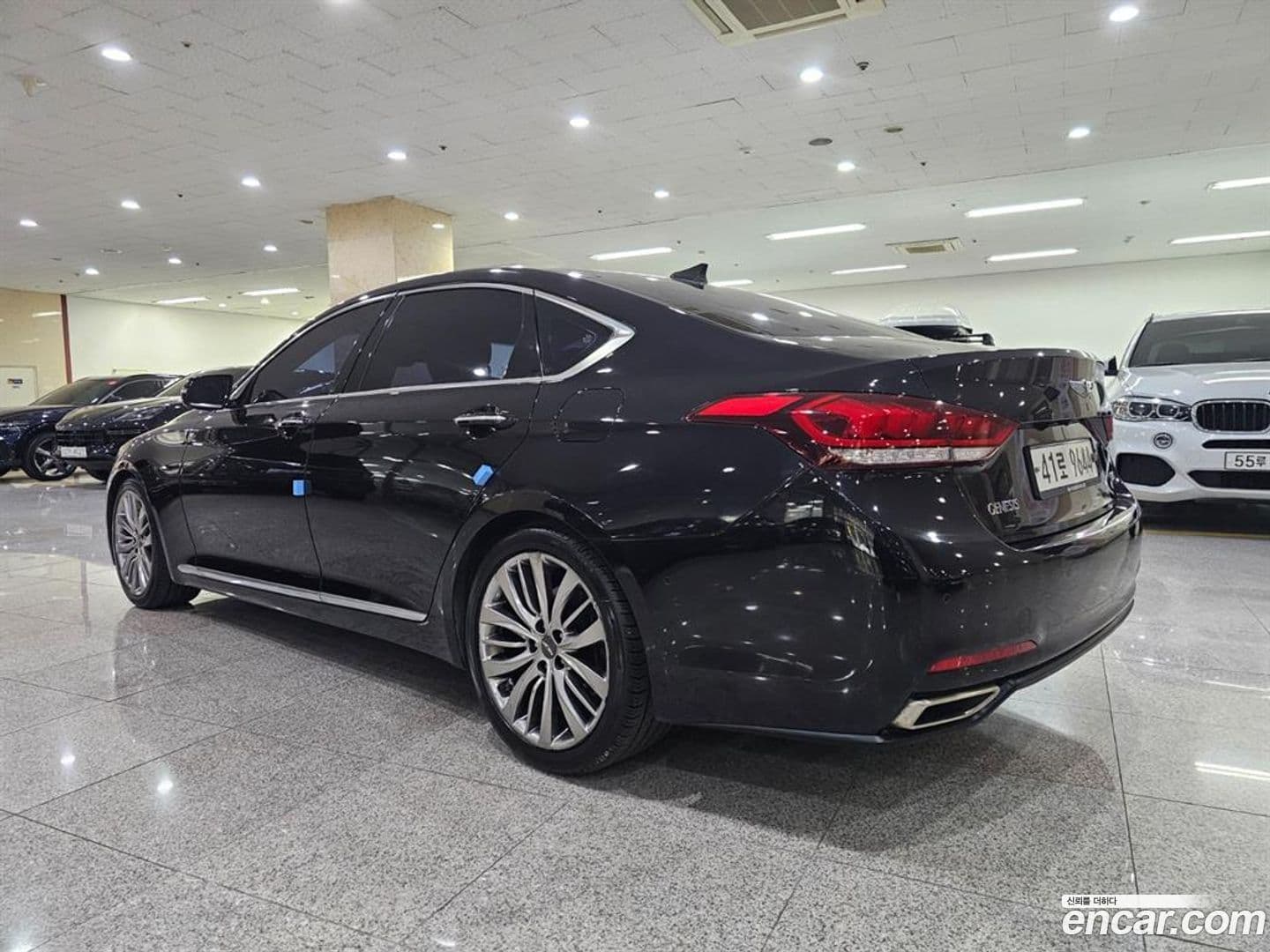 Main__Slider__Photo:Genesis Hyundai 2014.1-0