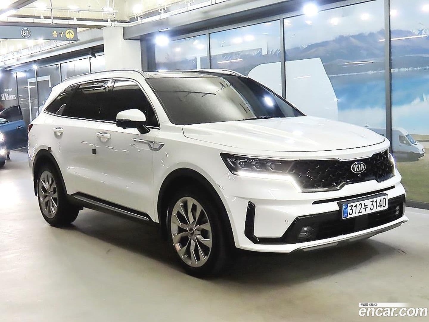 Main__Slider__Photo:Sorento Kia 2020.9-0