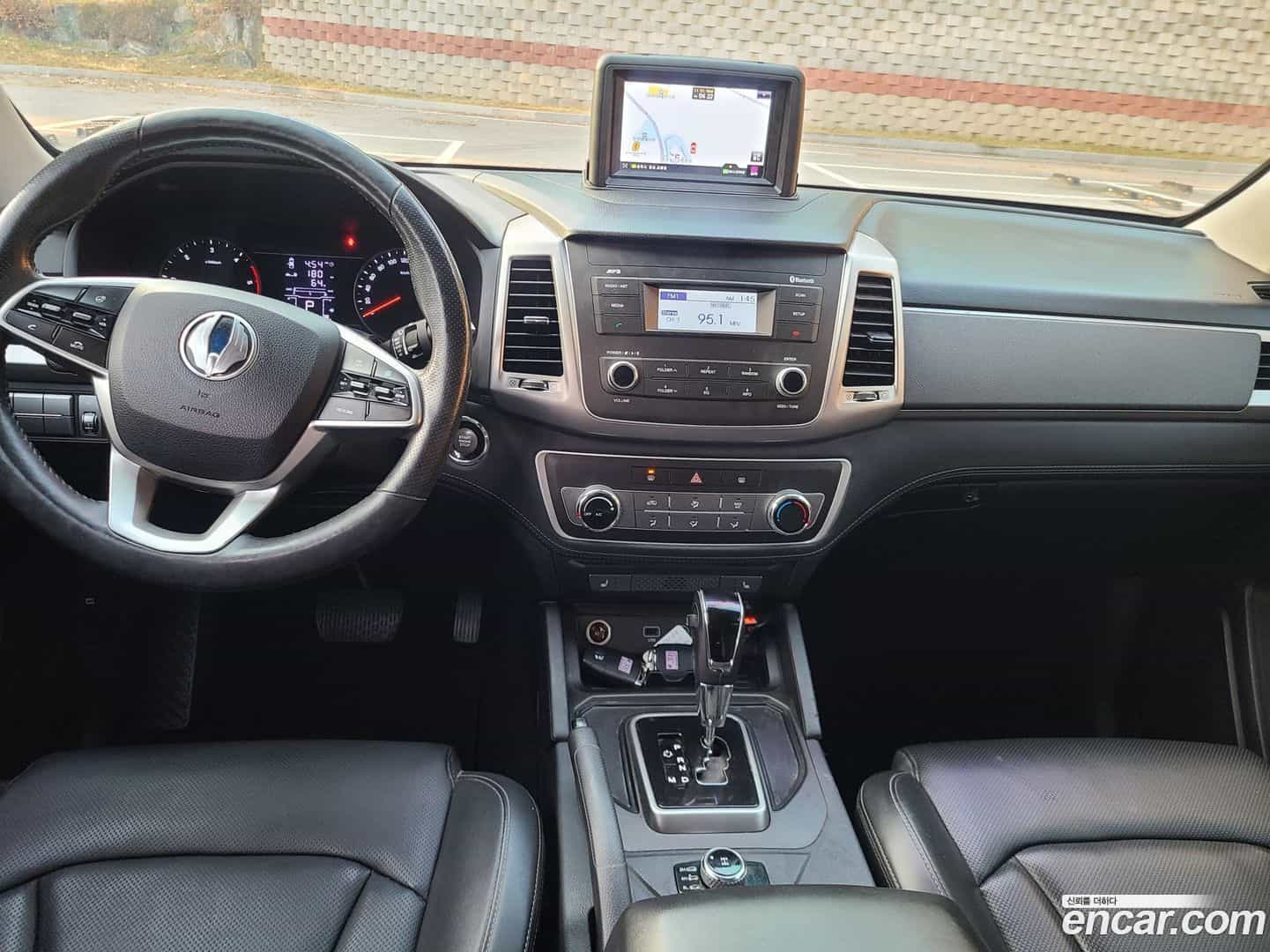 Rexton KG Mobility 2019.0-INNER-007