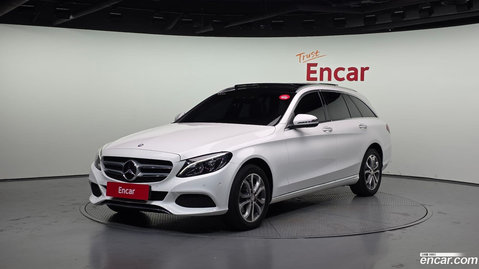 Main__Slider__Photo:C-Class Mercedes-Benz 2015.11-0
