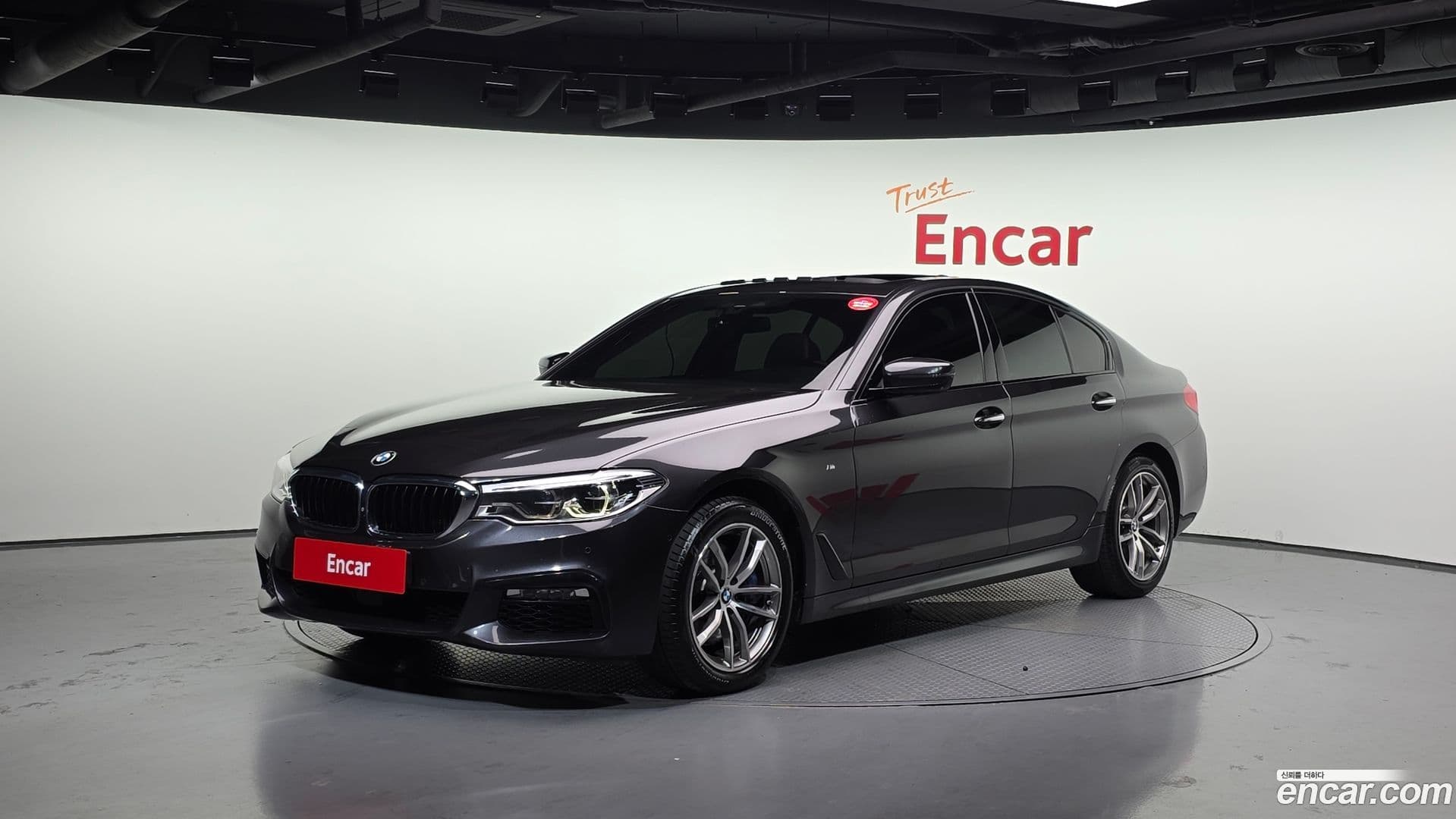 Main__Slider__Photo:5-Series BMW 2017.9-0