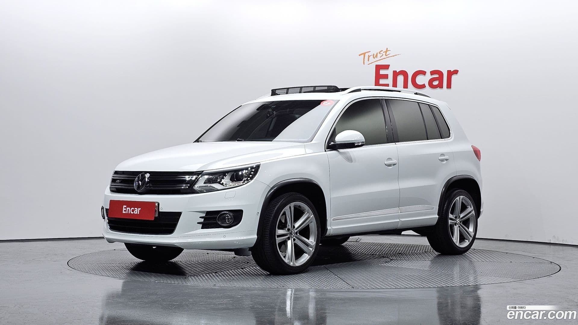 Main__Slider__Photo:Tiguan Volkswagen 2014.6-0