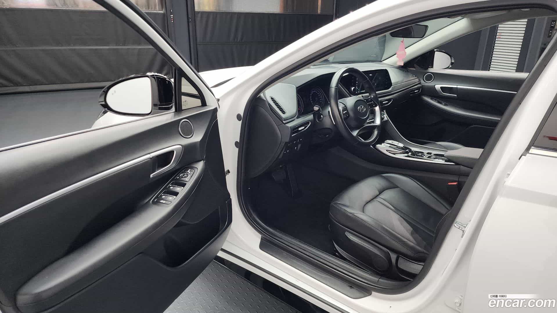 Sonata Hyundai 2022.2-INNER-010