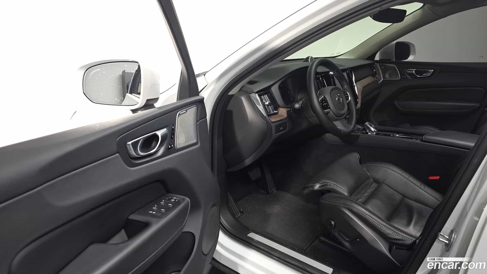 XC60 Volvo 2022.8-OPTION-015