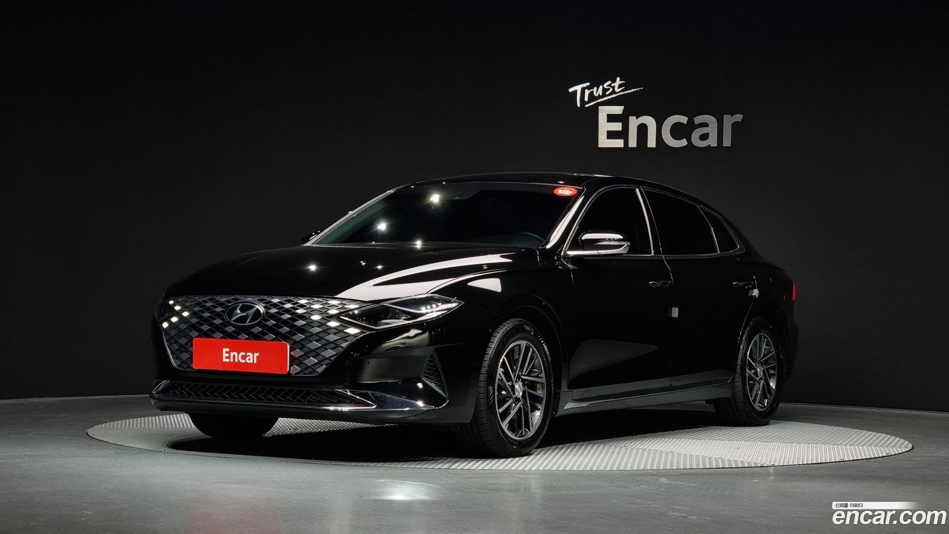 Main__Slider__Photo:Grandeur Hyundai 2021.11-0