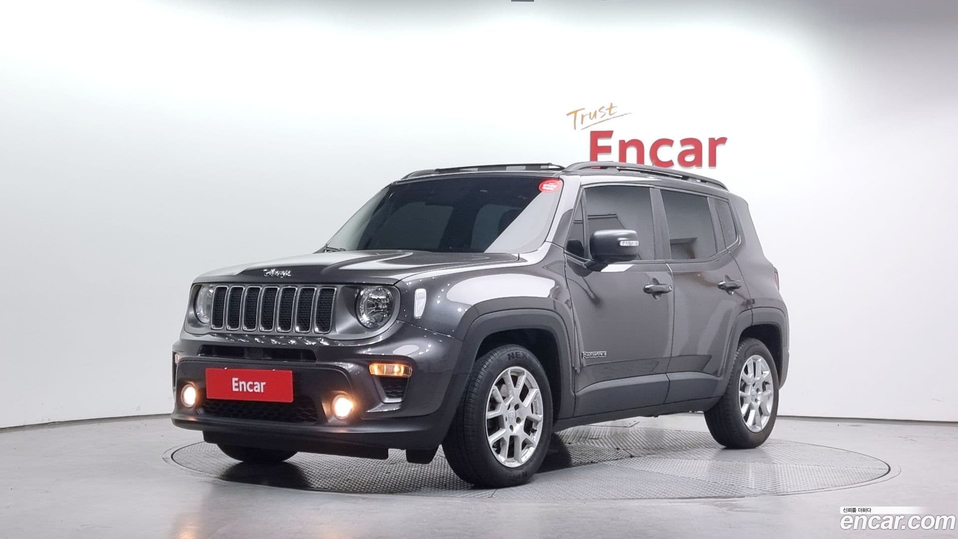 Main__Slider__Photo:Renegade Jeep 2021.11-0