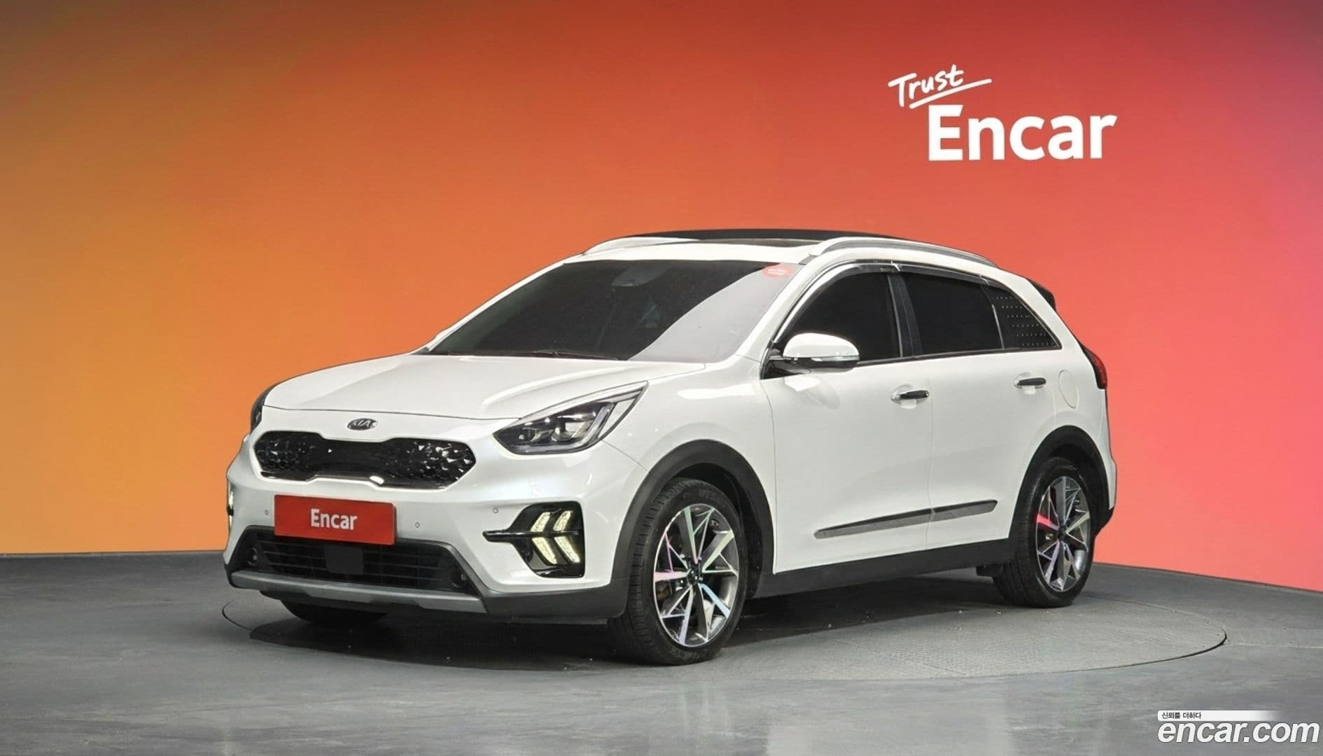 Main__Slider__Photo:Niro Kia 2020.6-0
