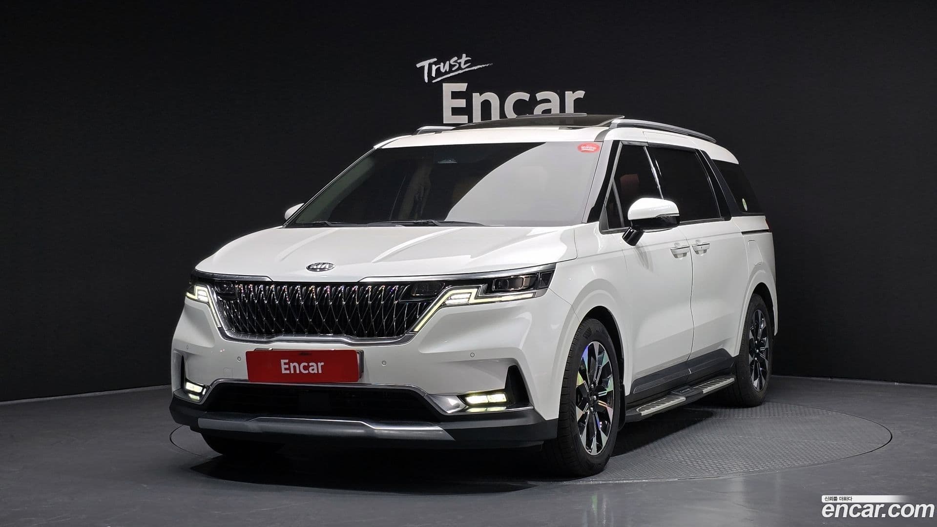 Main__Slider__Photo:Canival Kia 2020.8-0