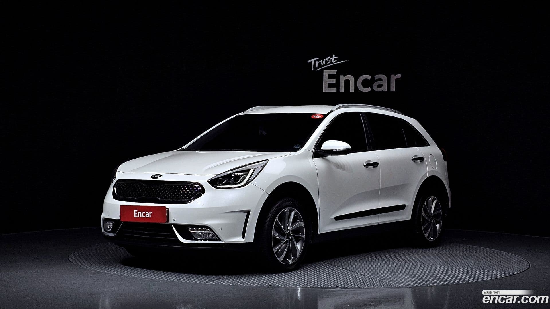 Main__Slider__Photo:Niro Kia 2016.4-0