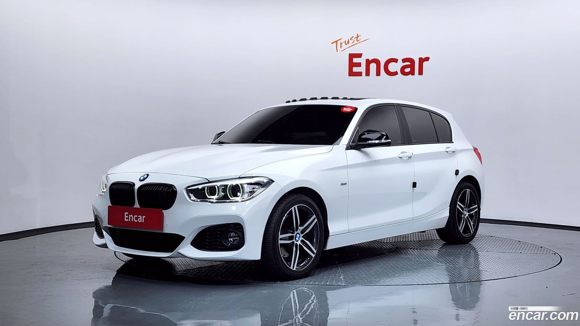 Main__Slider__Photo:1-Series BMW 2017.2-0
