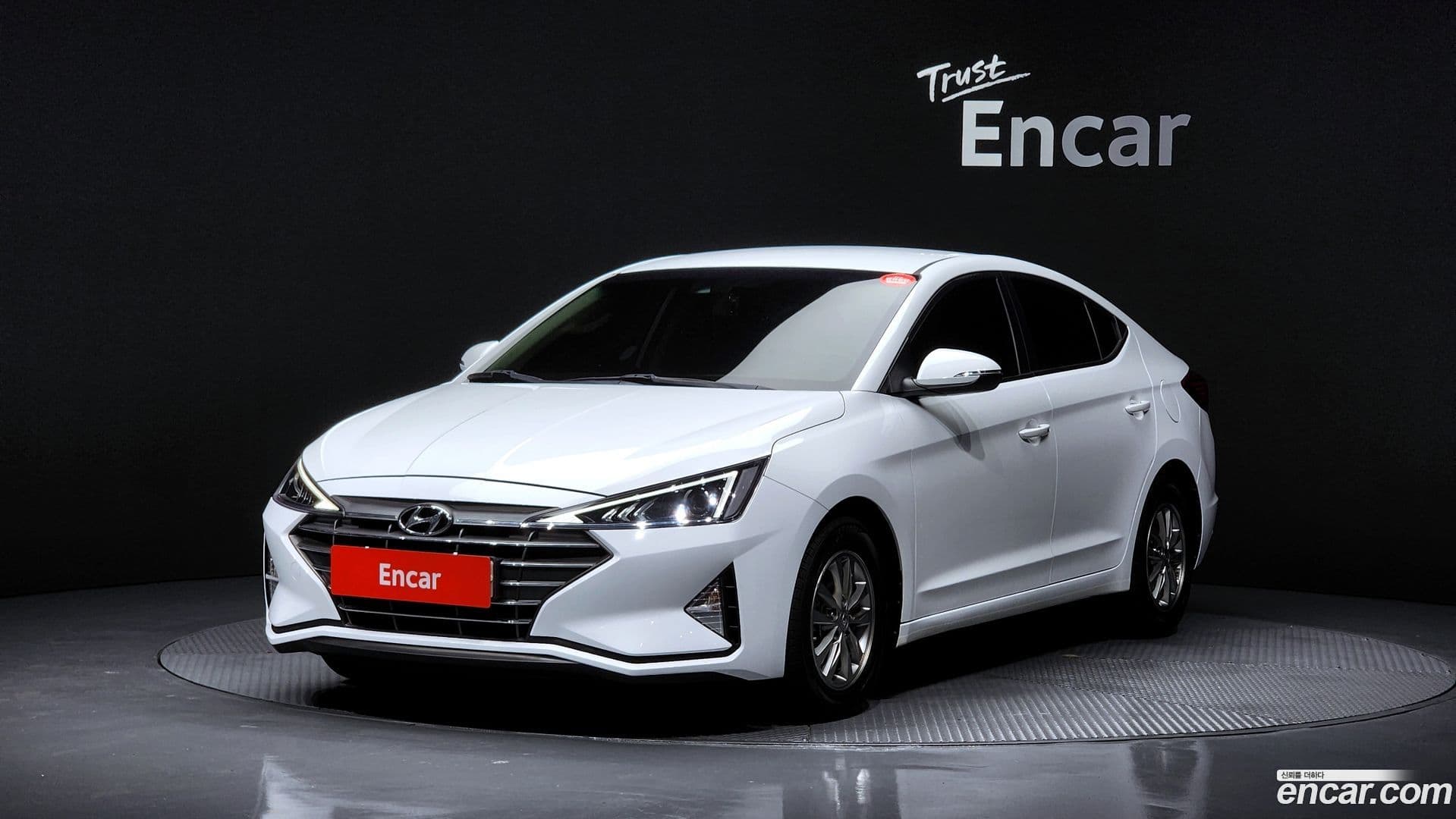 Main__Slider__Photo:AVANTE Hyundai 2019.9-0