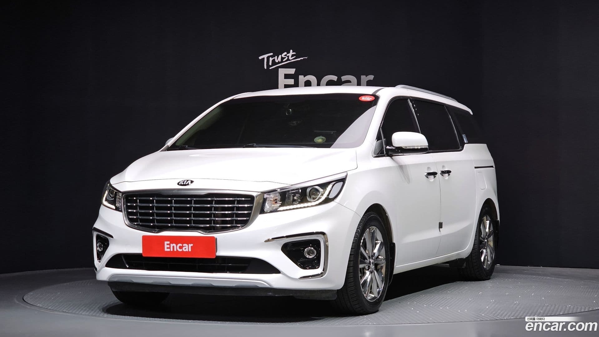Main__Slider__Photo:Canival Kia 2019.10-0