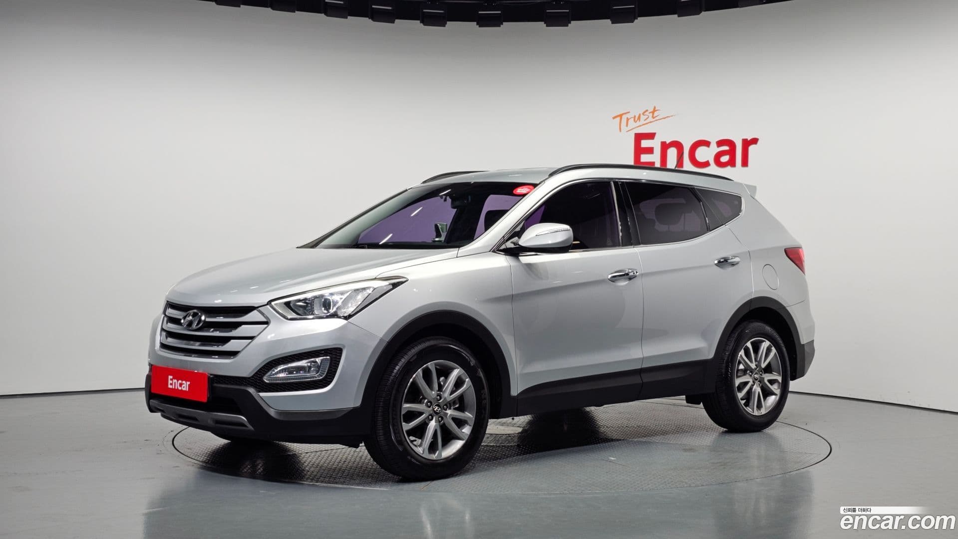 Main__Slider__Photo:Santafe Hyundai 2013.4-0