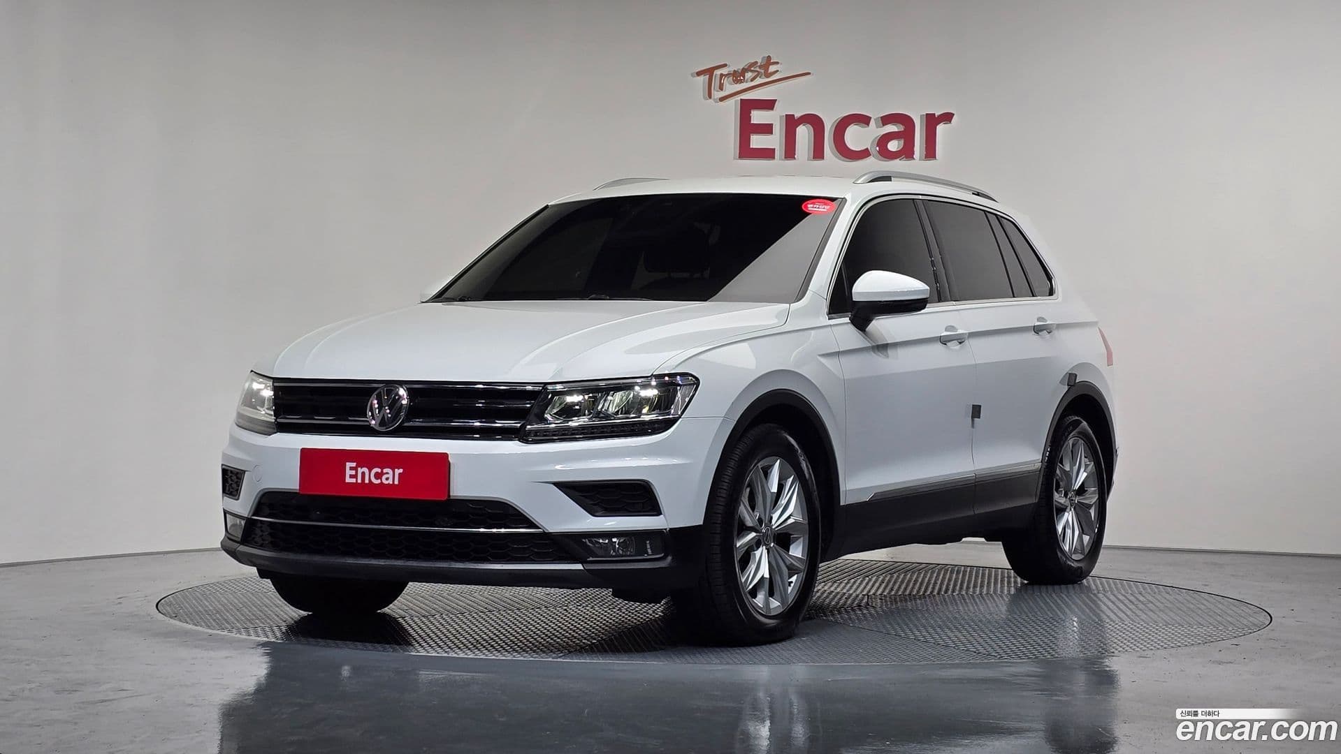 Main__Slider__Photo:Tiguan Volkswagen 2019.10-0