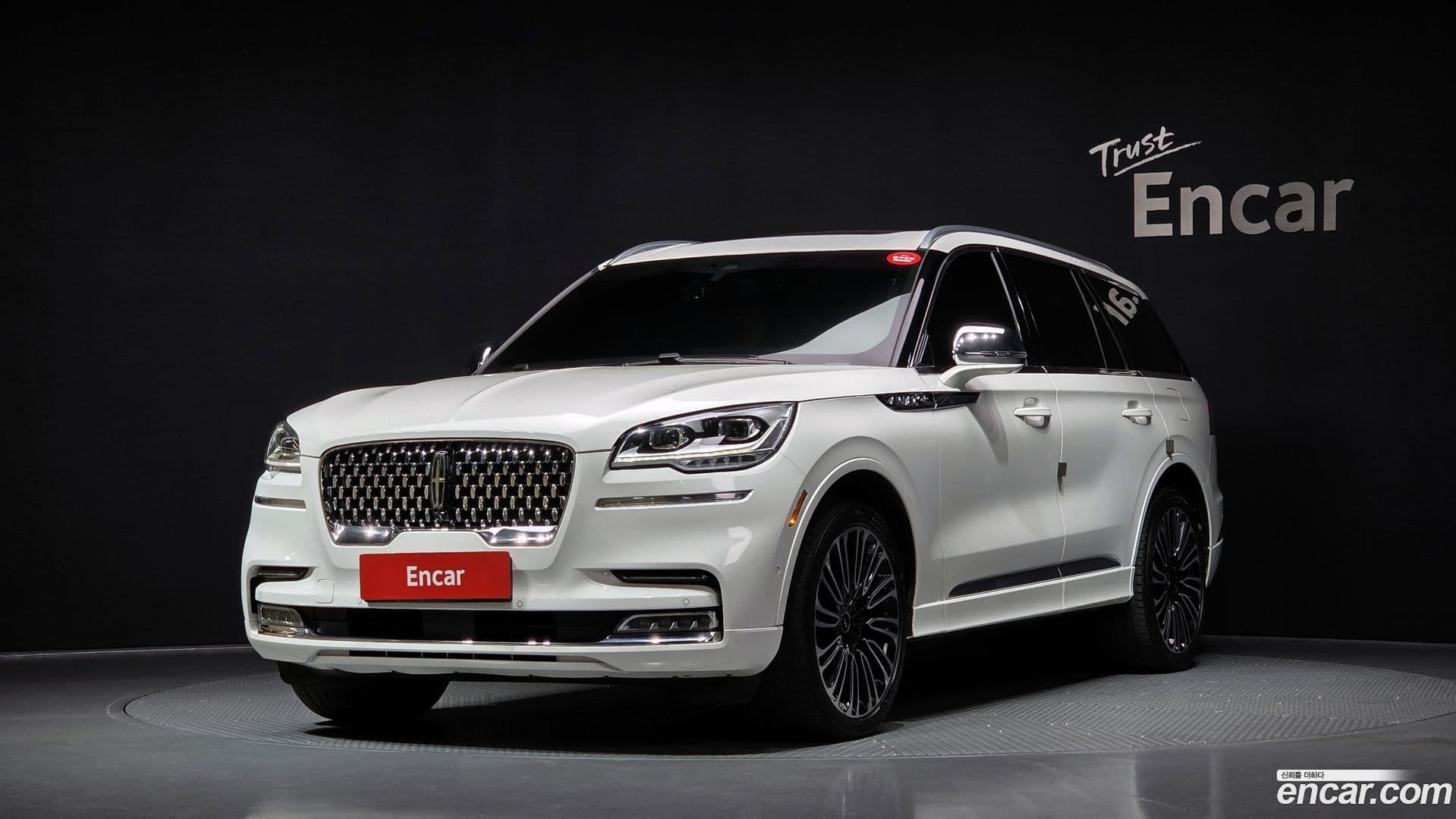 Main__Slider__Photo:Aviator Lincoln 2021.4-0
