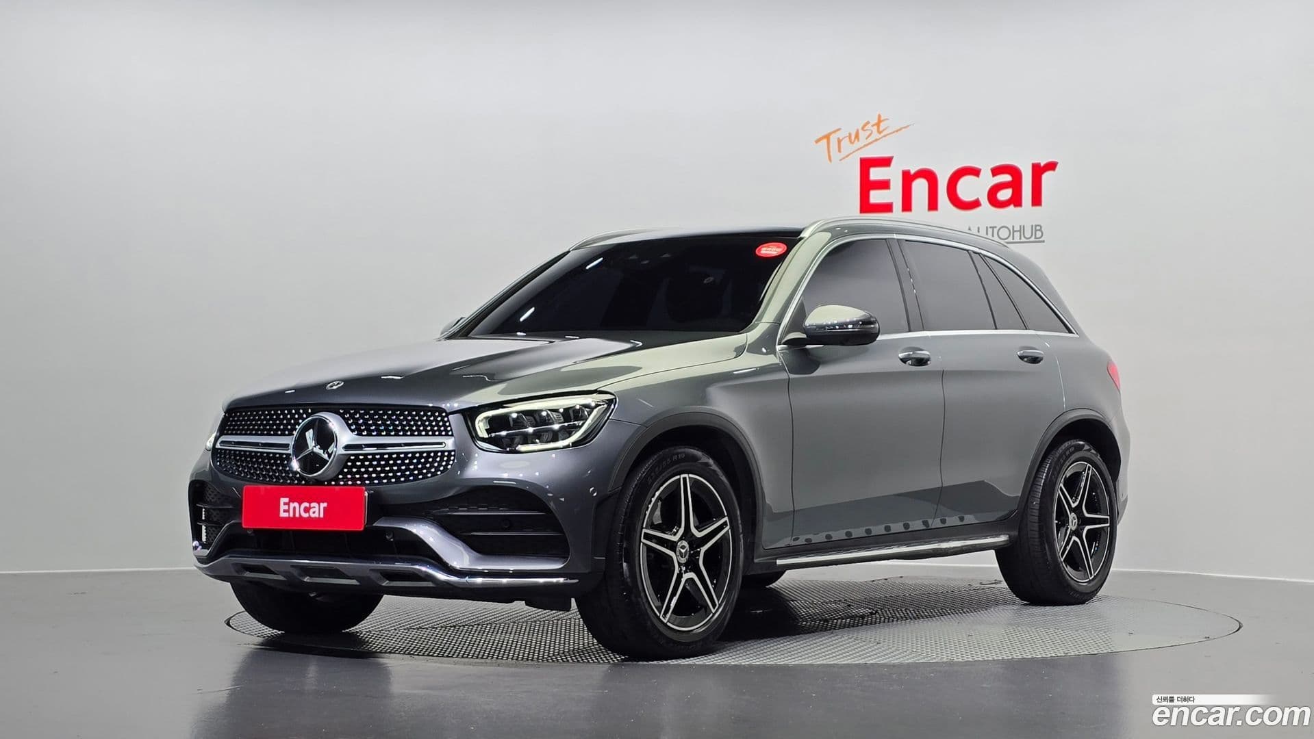 Main__Slider__Photo:GLC-Class Mercedes-Benz 2022.7-0